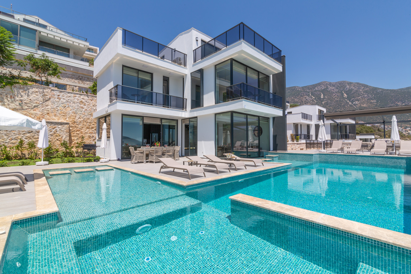 Mirada Villa