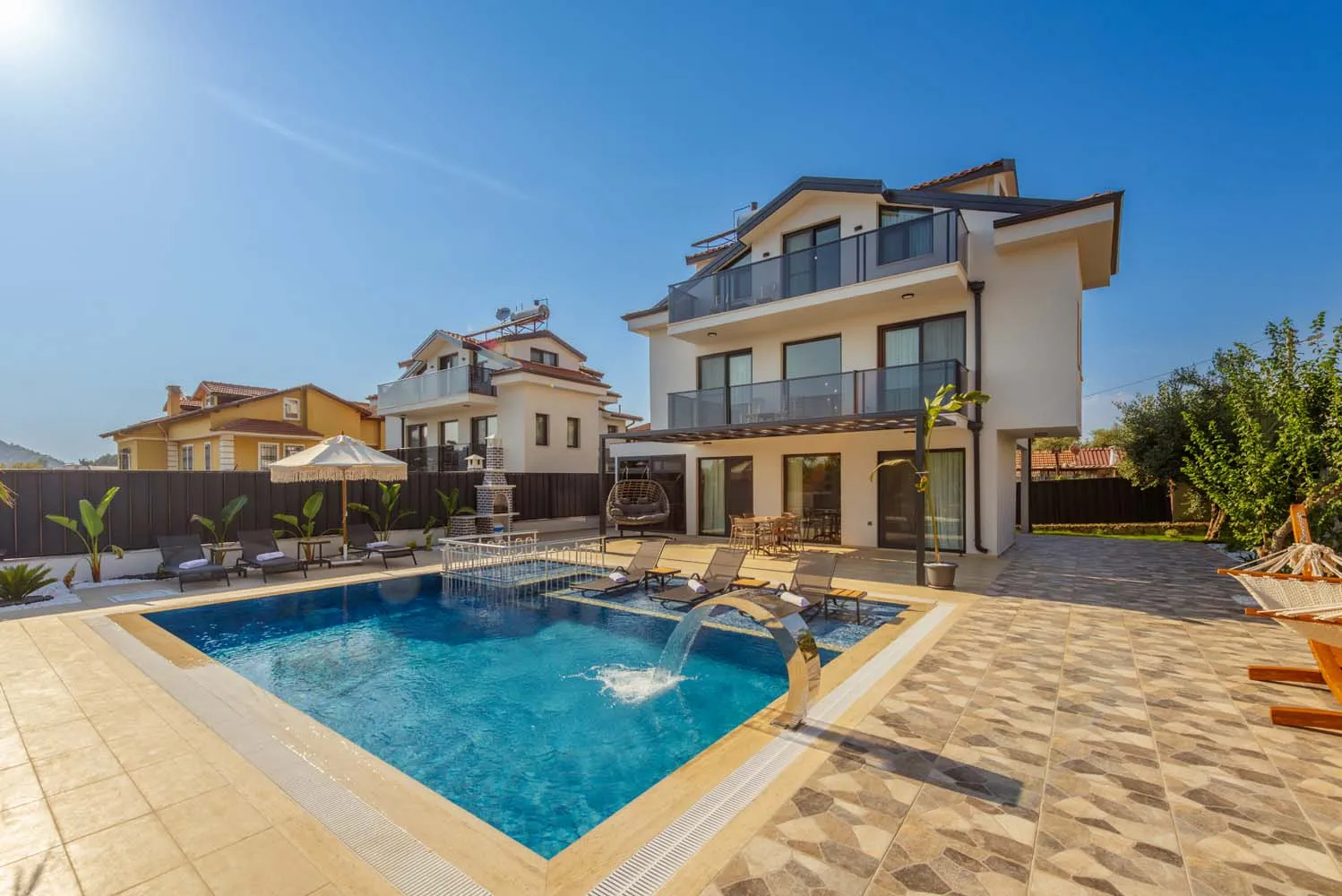 Fullmoon Villa 1