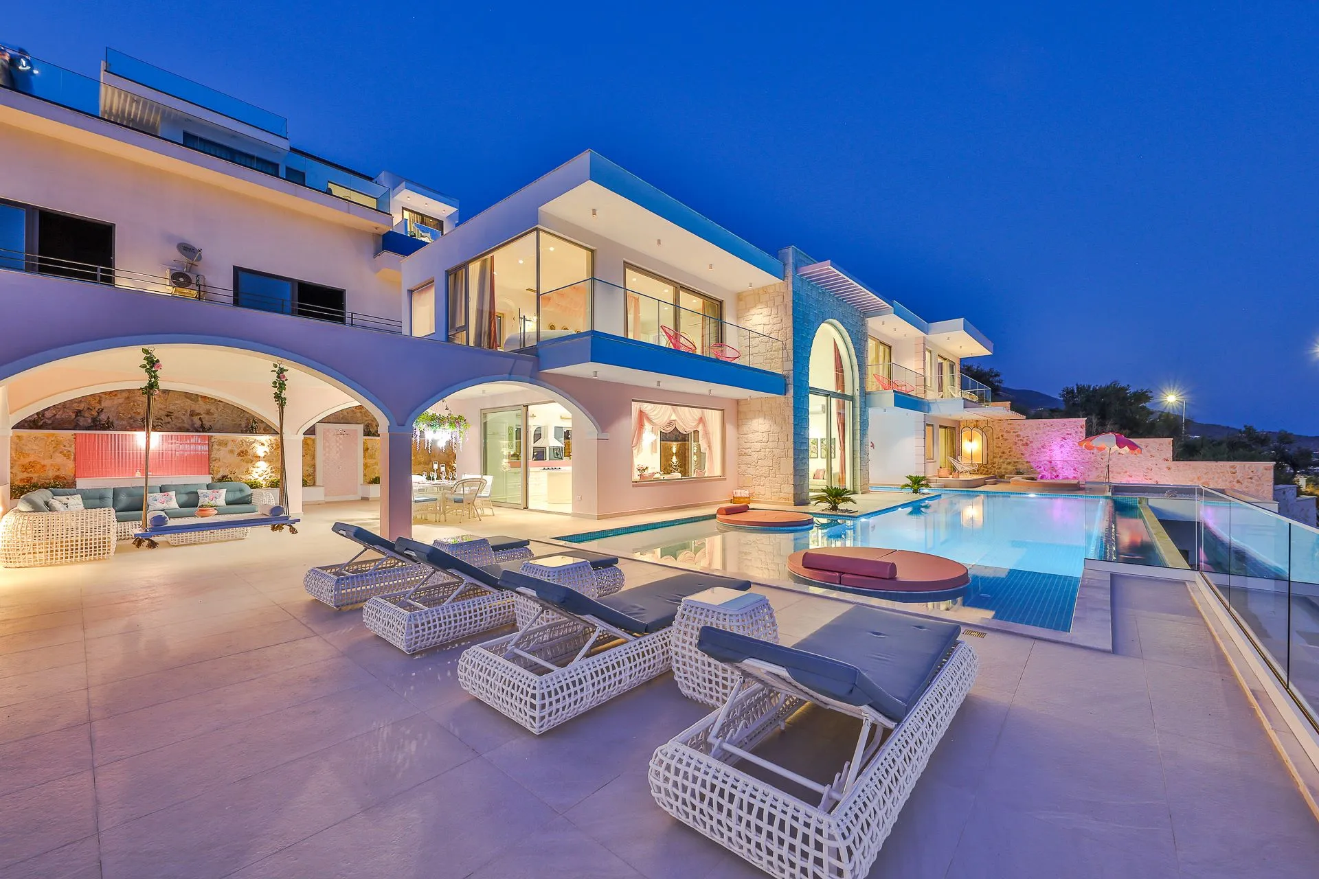 Rosy Villa