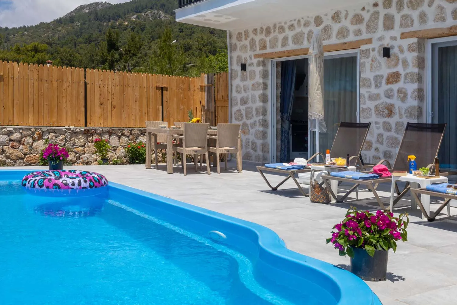Petek Villa 2