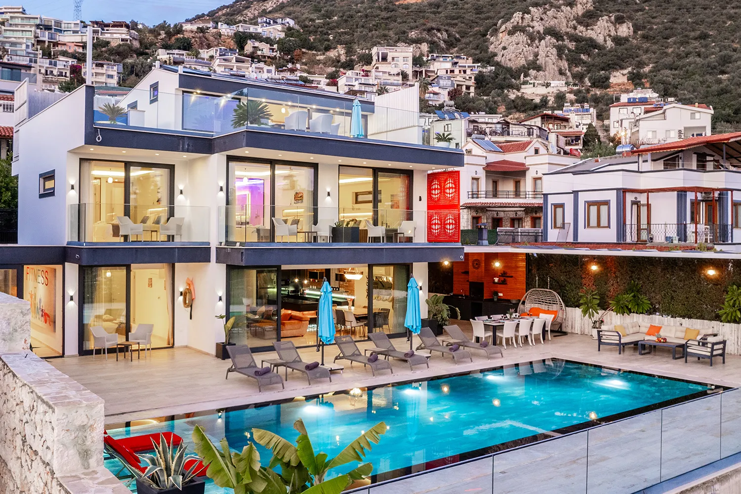 Cratos Luxury Villa