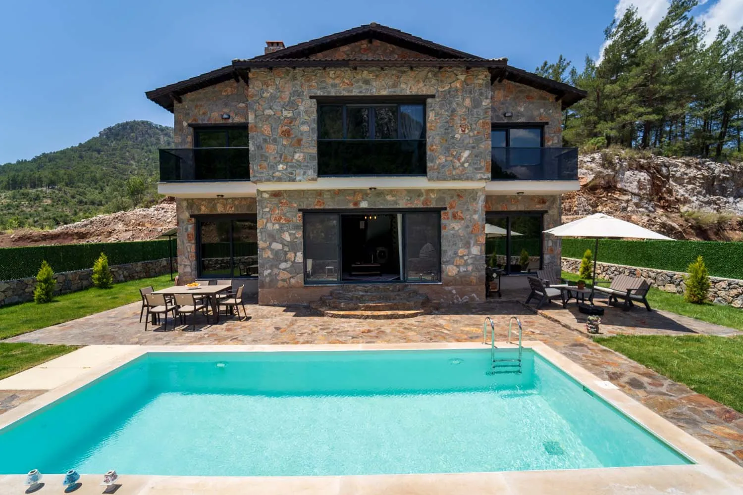 Edoy Villa