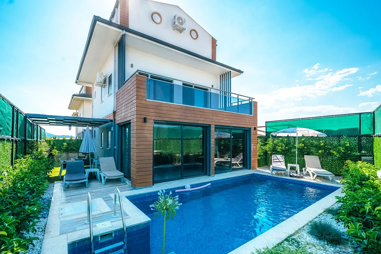 Kırmızı Villa