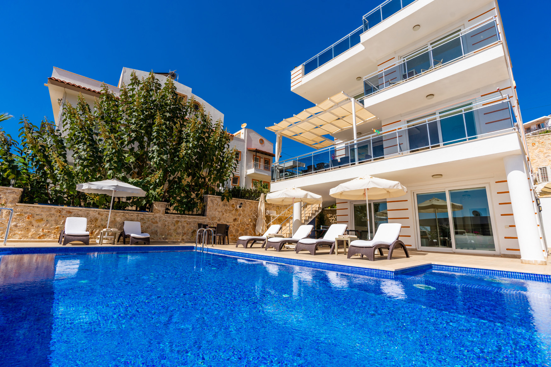 Optimum Villa