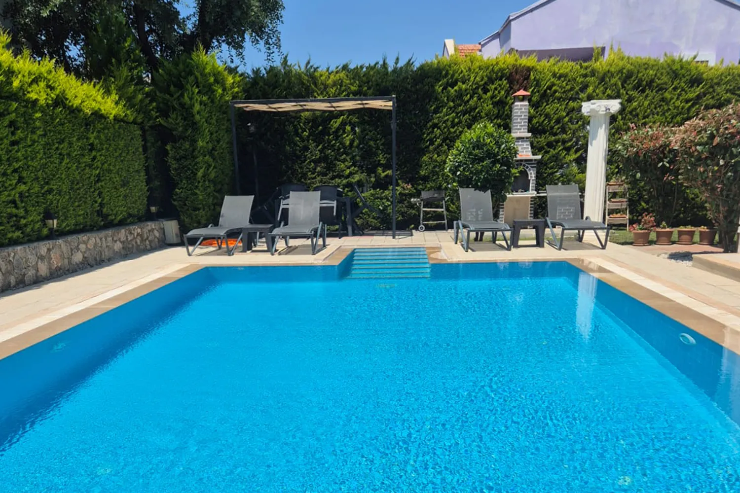 Nisan Villa