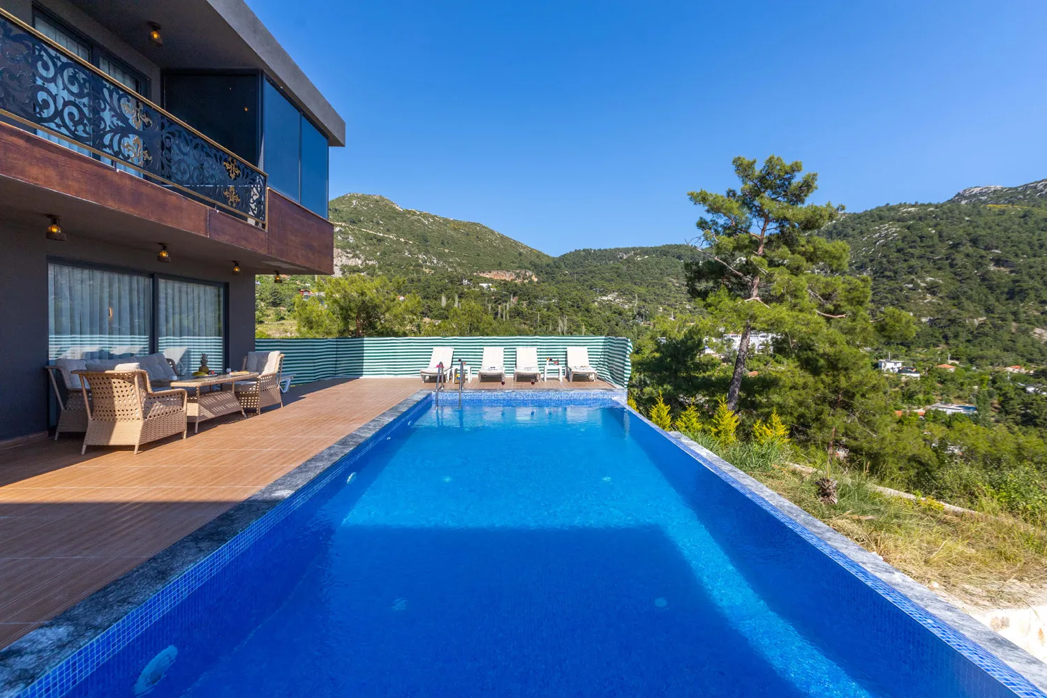 Paragon Villa