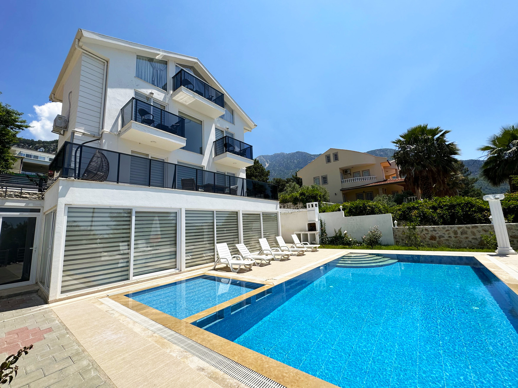 Paris Villa