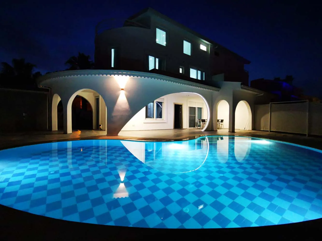 Red Villa W02