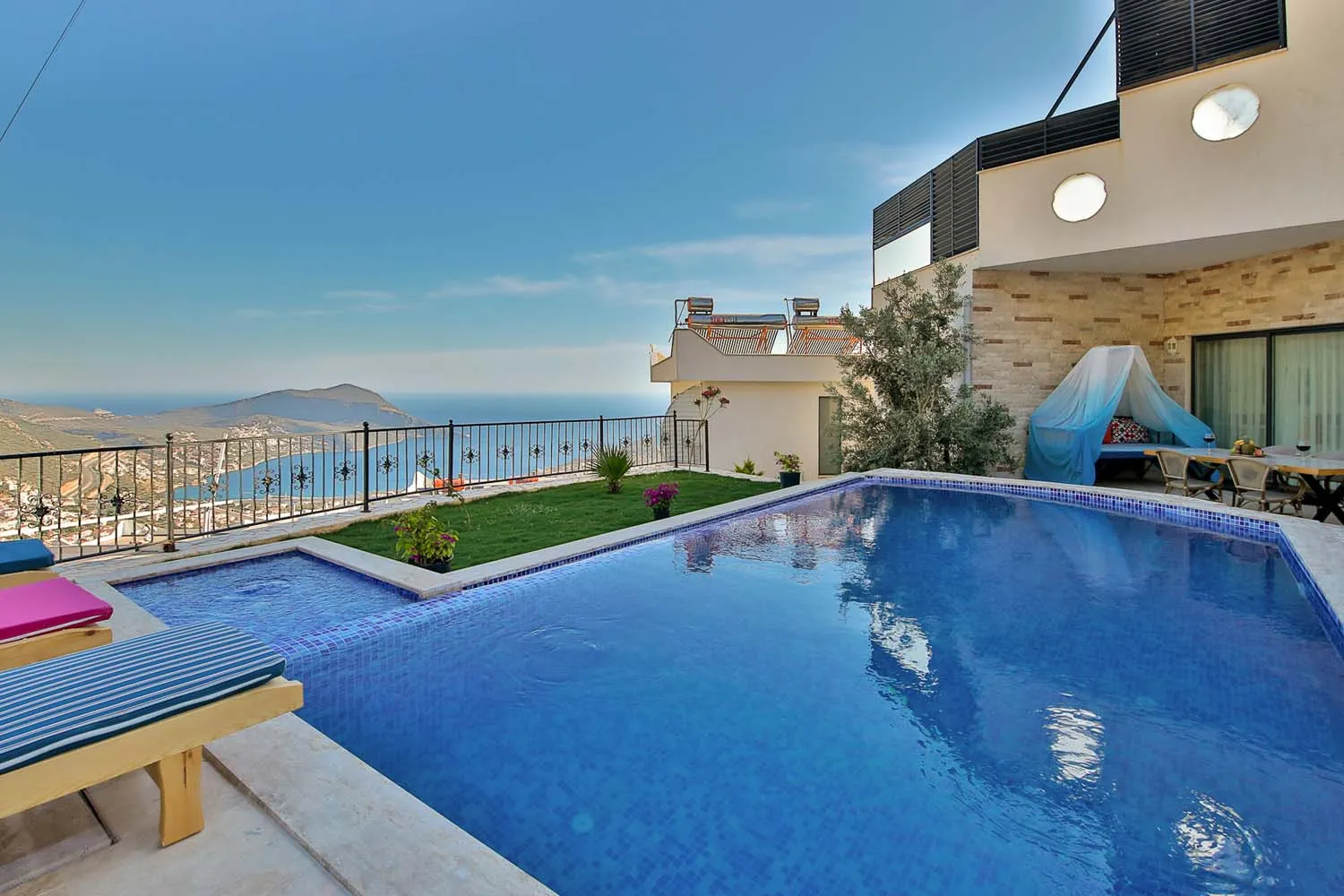 Antik Villa