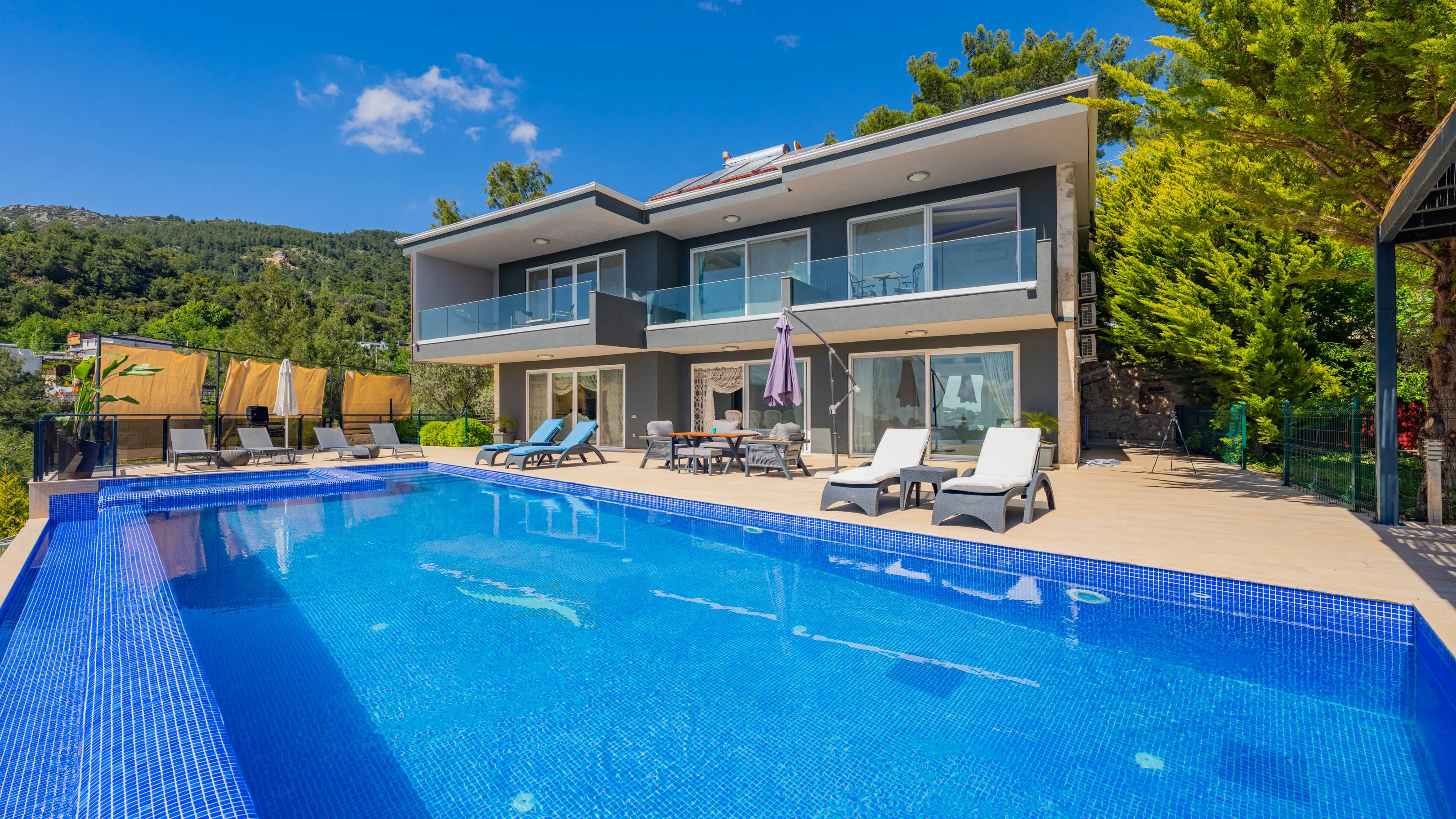 Velaris Villa