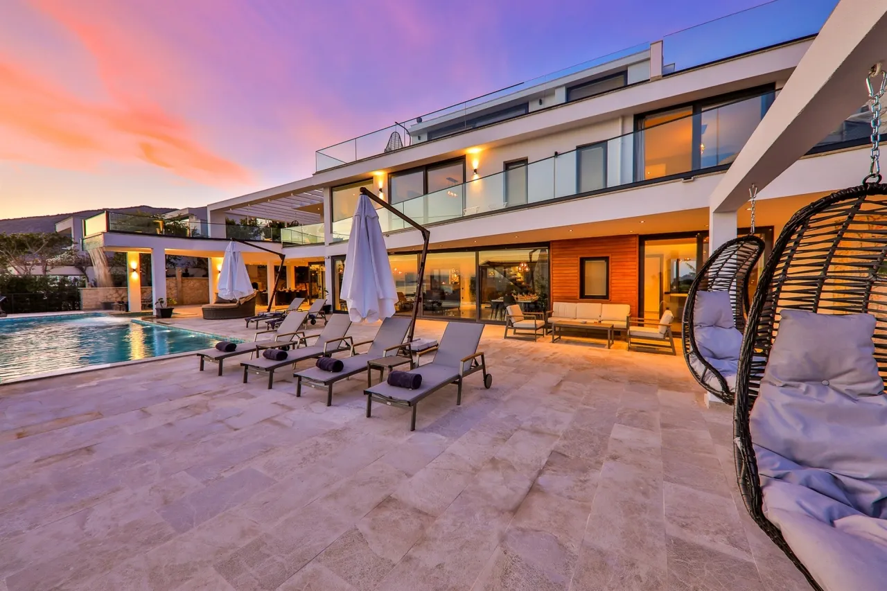 Lavaya Villa