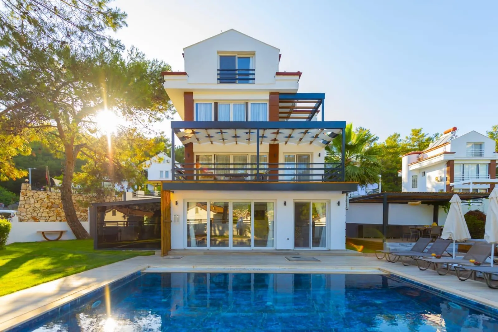 Deep Sea VIP Villa