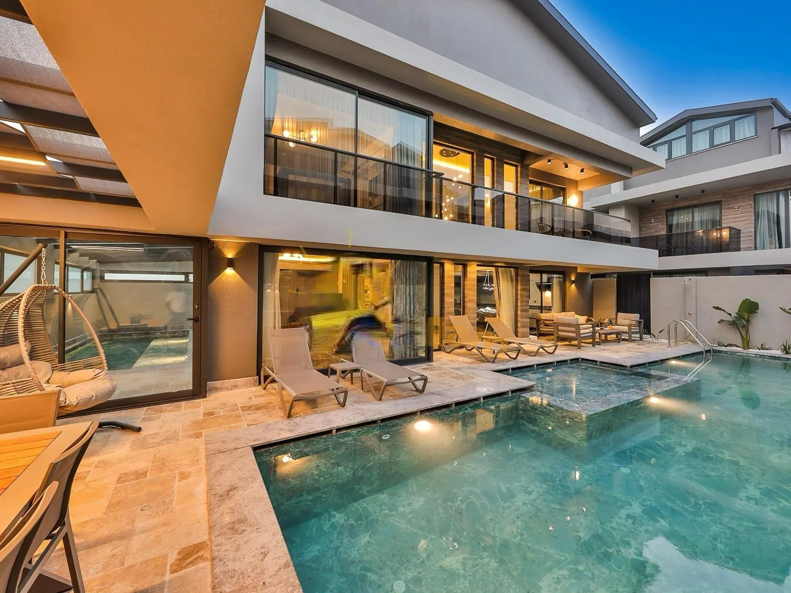 Escalade Villa